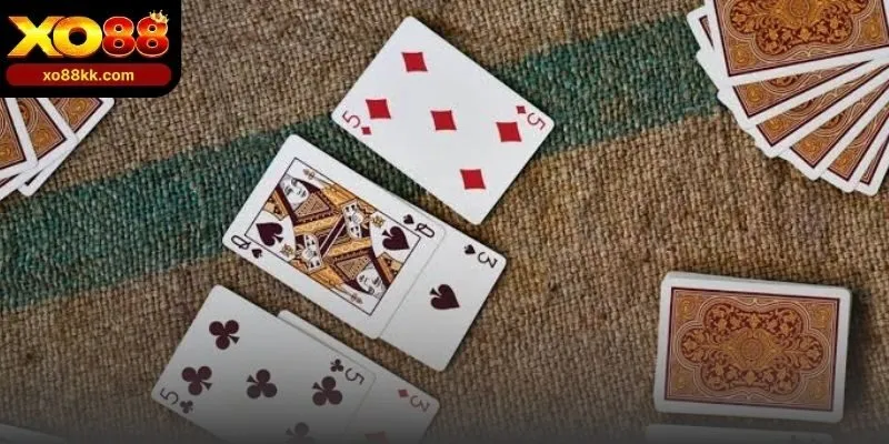 Giao diện Bài Mậu Binh trên XO88 giúp người chơi quan sát 13 lá bài và sắp xếp từng chi rõ ràng hơn.