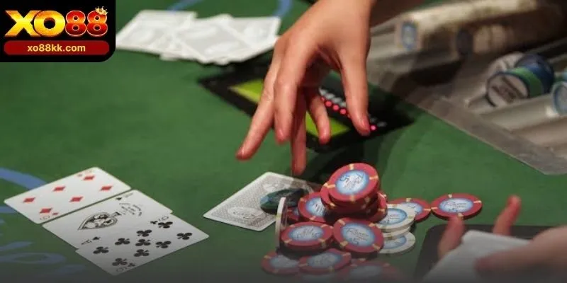 Người chơi nên nắm cách tính điểm hàng đơn vị để theo dõi baccarat casino trên XO88 dễ hơn.